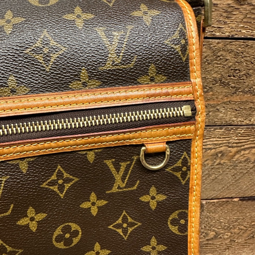 Louis Vuitton Monogram Bosphore GM Messenger Bag - Picture 5 of 13